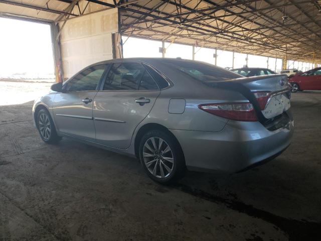 4T1BF1FK1HU797915 - 2017 TOYOTA CAMRY LE 银色 照片 2