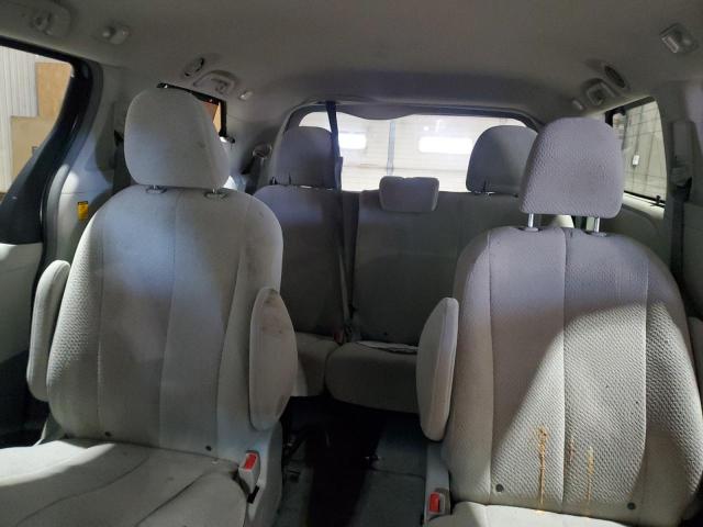 5TDJK3DC6BS020029 - 2011 TOYOTA SIENNA LE GRAY photo 10