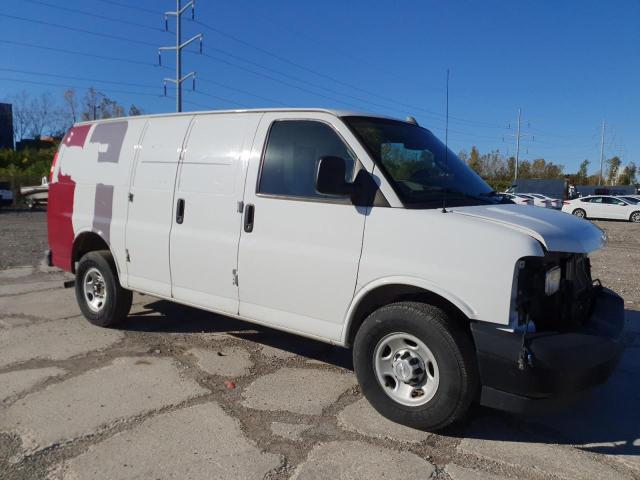 1GCWGAFF4H1197154 - 2017 CHEVROLET EXPRESS G2 WHITE photo 4