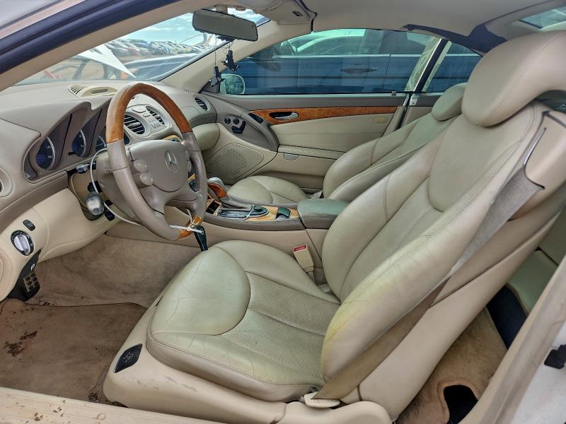 WDBSK75FX4F076562 - 2004 MERCEDES-BENZ SL 500 白色 照片 7