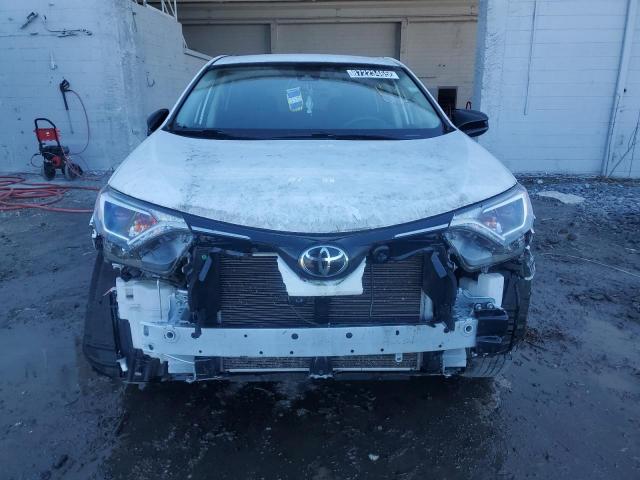 JTMBFREV0HJ715964 - 2017 TOYOTA RAV4 LE WHITE photo 5
