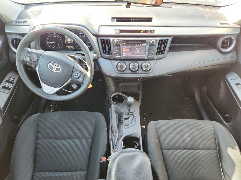 2T3ZFREV4JW469488 - 2018 TOYOTA RAV4 LE Plata foto 8