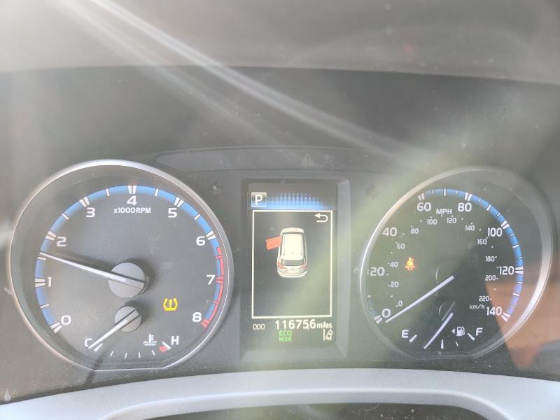 2T3ZFREV4JW469488 - 2018 TOYOTA RAV4 LE Plata foto 9