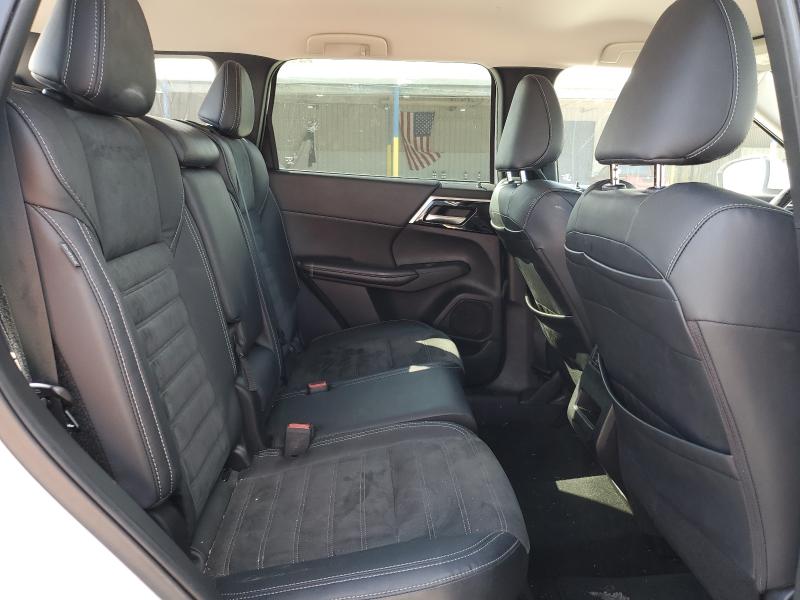 JA4J4UA80NZ054139 - 2022 MITSUBISHI OUTLANDER SE WHITE photo 10