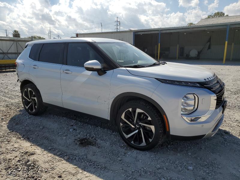 JA4J4UA80NZ054139 - 2022 MITSUBISHI OUTLANDER SE WHITE photo 4