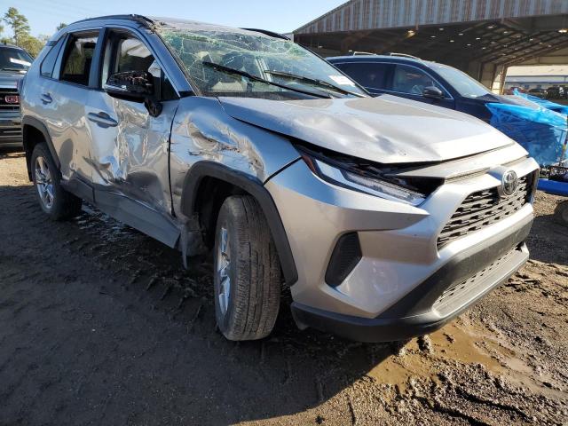 2T3W1RFV6NC203445 - 2022 TOYOTA RAV4 XLE SILVER photo 4