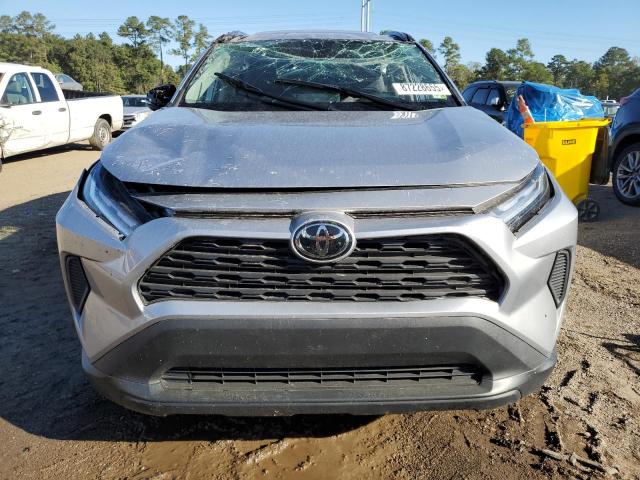2T3W1RFV6NC203445 - 2022 TOYOTA RAV4 XLE SILVER photo 5