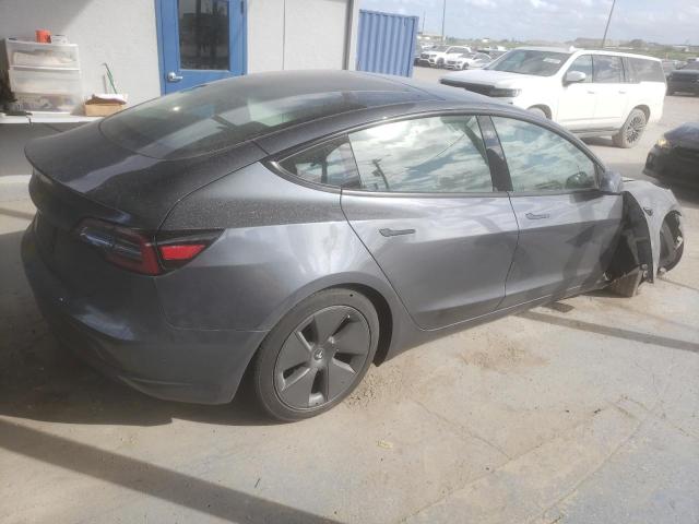 5YJ3E1EA6PF435672 - 2023 TESLA MODEL 3 ნაცრისფერი ფოტო 3