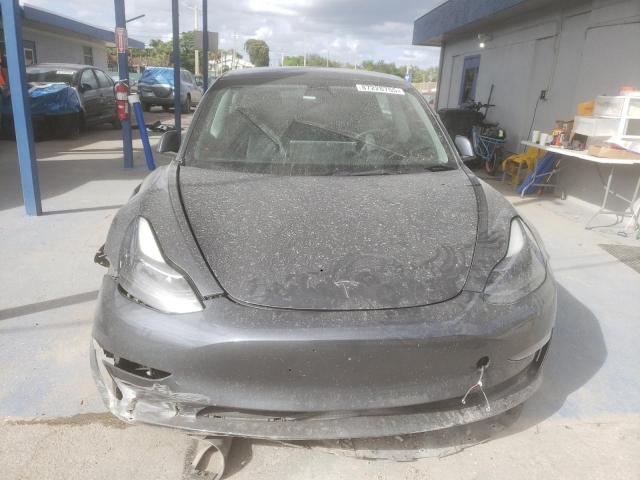 5YJ3E1EA6PF435672 - 2023 TESLA MODEL 3 ნაცრისფერი ფოტო 5