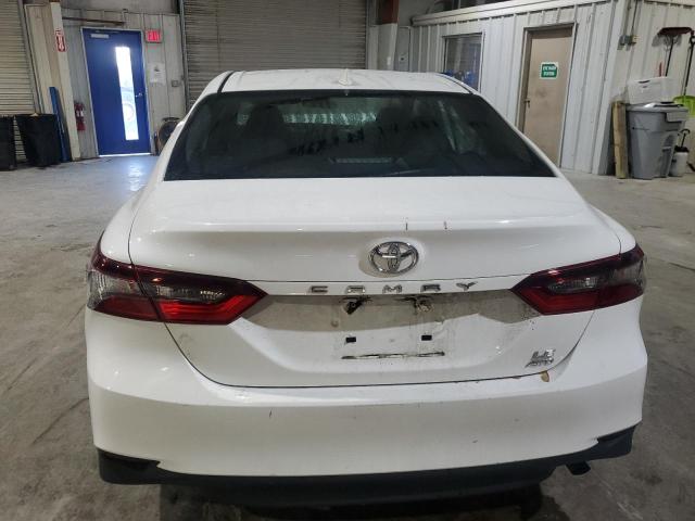 4T1C11BK9NU049739 - 2022 TOYOTA CAMRY LE WHITE photo 6