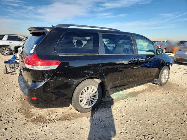 5TDYK3DC9BS108006 - 2011 TOYOTA SIENNA XLE BLACK photo 3