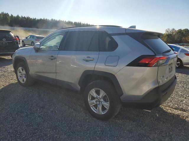 2T3W1RFV5LW093533 - 2020 TOYOTA RAV4 XLE SILVER photo 2