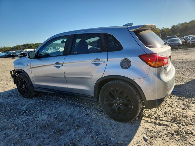 JA4AP3AU6HZ067495 - 2017 MITSUBISHI OUTLANDER ES SILVER photo 2