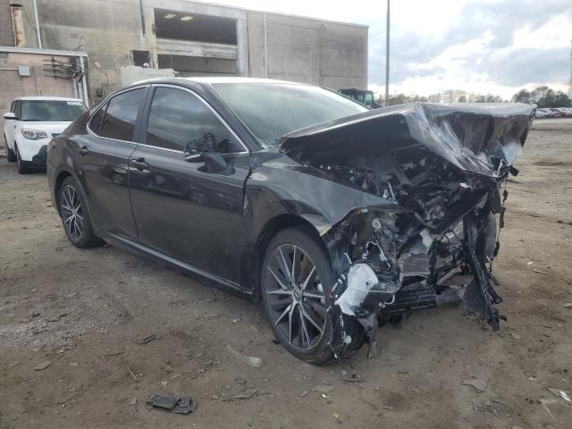 4T1G11AK5RU207003 - 2024 TOYOTA CAMRY SE NIGHT SHADE BLACK photo 4