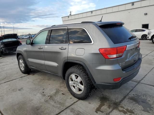 1J4RR4GG3BC677823 - 2011 JEEP GRAND CHEROKEE LAREDO SILVER photo 2