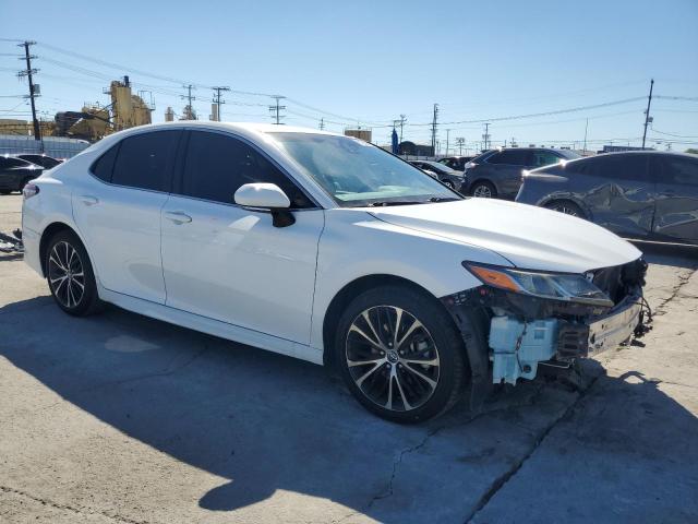 4T1B11HK3JU572509 - 2018 TOYOTA CAMRY L თეთრი ფოტო 4