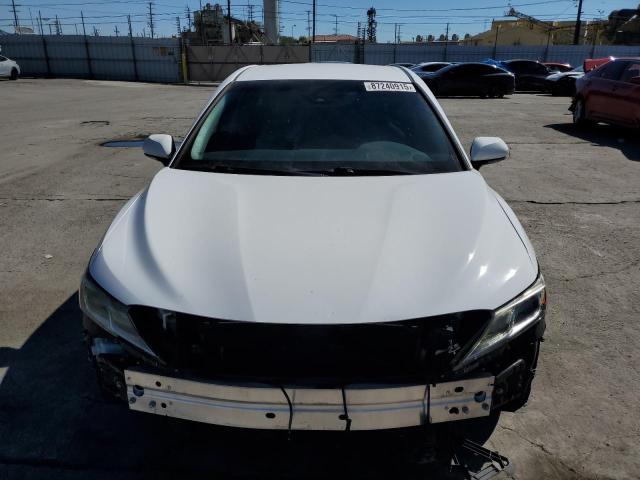 4T1B11HK3JU572509 - 2018 TOYOTA CAMRY L თეთრი ფოტო 5