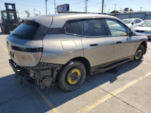 WB523CF03RCR15800 - 2024 BMW IX XDRIVE50 SILVER photo 3