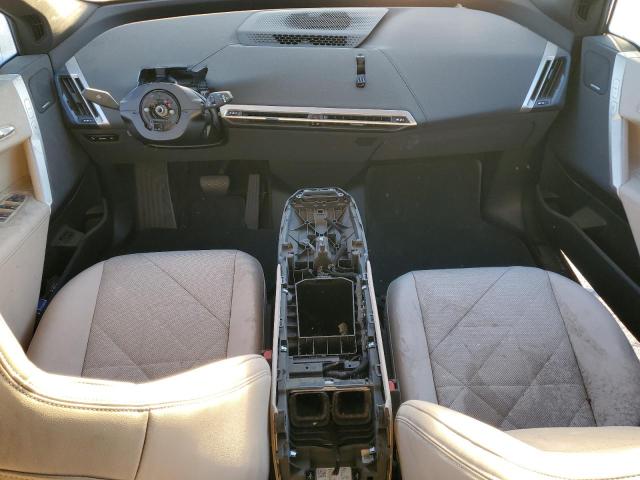 WB523CF03RCR15800 - 2024 BMW IX XDRIVE50 SILVER photo 8