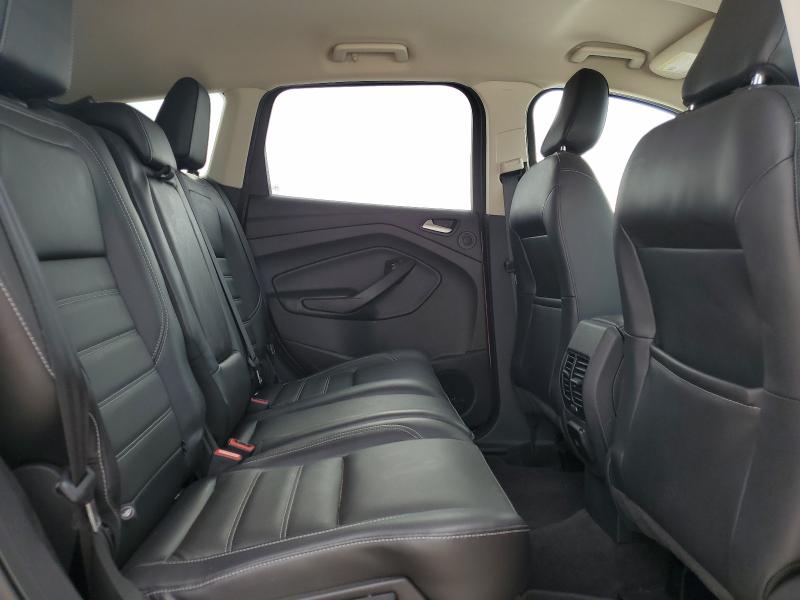 1FMCU9J90JUC07481 - 2018 FORD ESCAPE TITANIUM Czerwony zdjęcie 11