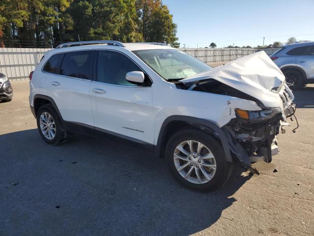 1C4PJLCBXKD312638 - 2019 JEEP CHEROKEE LATITUDE WHITE photo 4