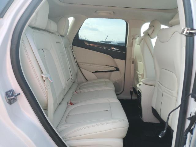 5LMCJ4C94HUL55228 - 2017 LINCOLN MKC BLACK LABEL Weiß Foto 11