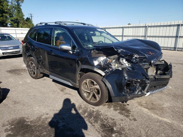 JF2SKARC6PH457608 - 2023 SUBARU FORESTER TOURING BLACK photo 4