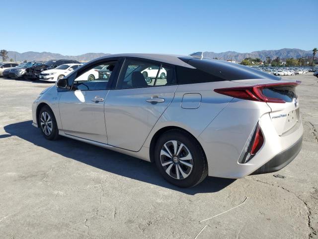 JTDKARFP6K3111393 - 2019 TOYOTA PRIUS PRIM SILVER photo 2