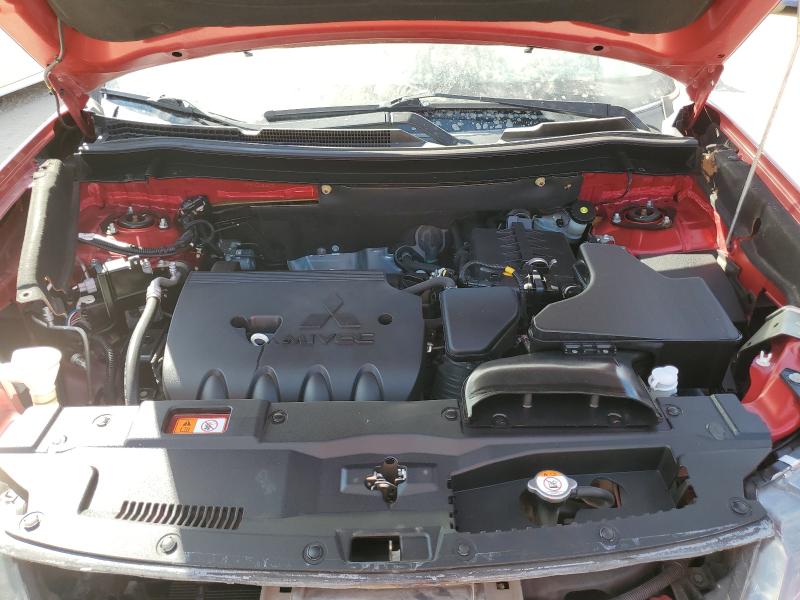 JA4AZ3A30JZ036525 - 2018 MITSUBISHI OUTLANDER SE Rot Foto 11