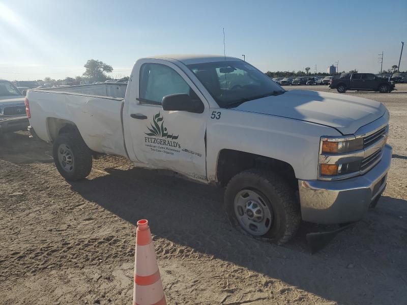 1GC0CUEG8JZ256002 - 2018 CHEVROLET SILVERADO C2500 HEAVY DUTY WHITE photo 4