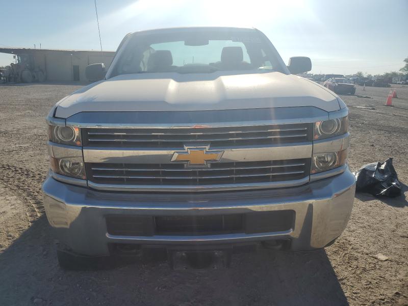 1GC0CUEG8JZ256002 - 2018 CHEVROLET SILVERADO C2500 HEAVY DUTY WHITE photo 5