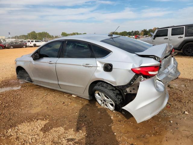 3FA6P0HDXJR228768 - 2018 FORD FUSION SE Күміс фото 2