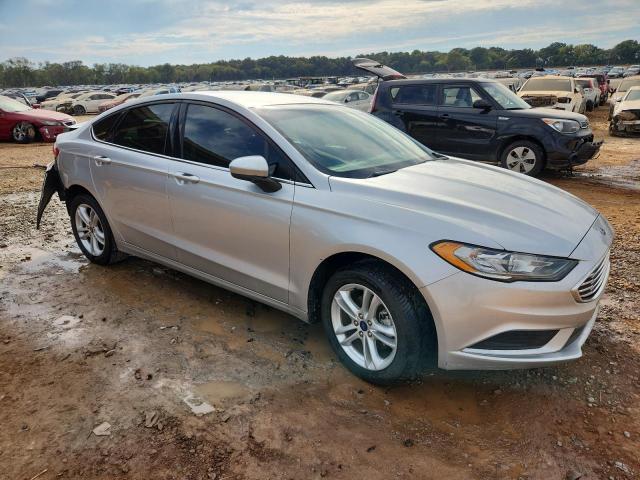 3FA6P0HDXJR228768 - 2018 FORD FUSION SE Күміс фото 4