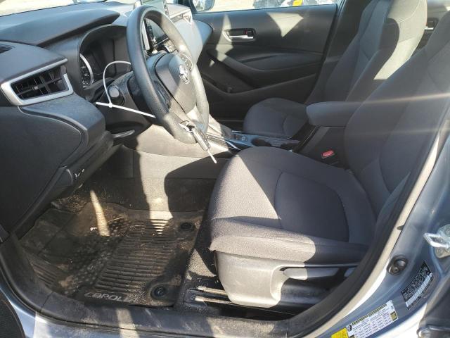 5YFEPRAE0LP103087 - 2020 TOYOTA COROLLA LE ნაცრისფერი ფოტო 7