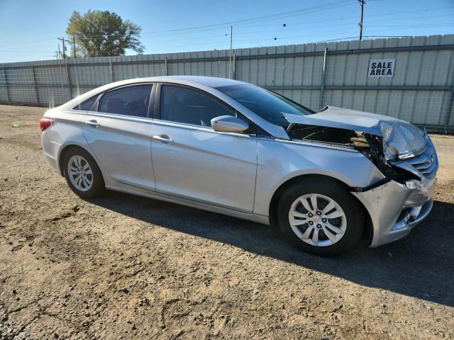 5NPEB4AC1BH088045 - 2011 HYUNDAI SONATA GLS 银色 照片 4