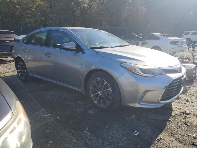 4T1BK1EB9JU286200 - 2018 TOYOTA AVALON XLE SILVER photo 4