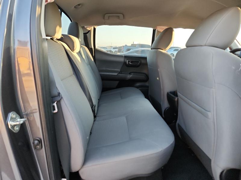 5TFAX5GN2JX108658 - 2018 TOYOTA TACOMA DOUBLE CAB GRAY photo 10