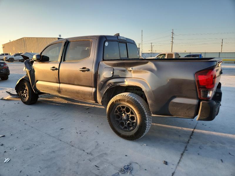 5TFAX5GN2JX108658 - 2018 TOYOTA TACOMA DOUBLE CAB GRAY photo 2