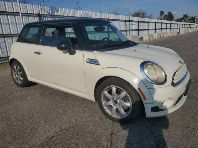 WMWMF33599TU75759 - 2009 MINI COOPER BEIGE photo 4