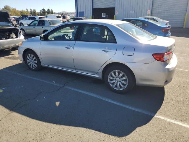2T1BU4EE4CC796481 - 2012 TOYOTA COROLLA BASE SILVER photo 2