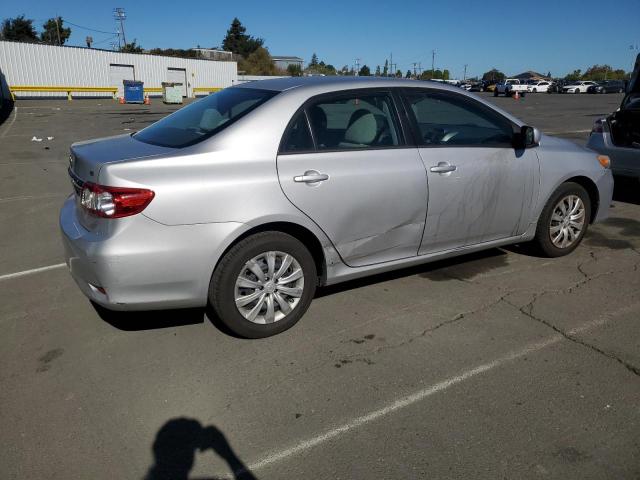 2T1BU4EE4CC796481 - 2012 TOYOTA COROLLA BASE SILVER photo 3
