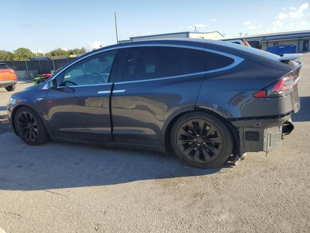 5YJXCAE22GF004875 - 2016 TESLA MODEL X GRAY photo 2