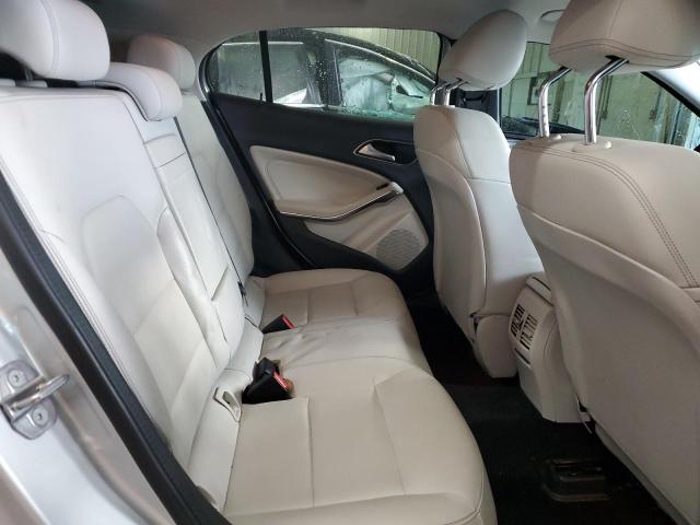 WDCTG4EB8LU026430 - 2020 MERCEDES-BENZ GLA 250 Srebrny zdjęcie 11