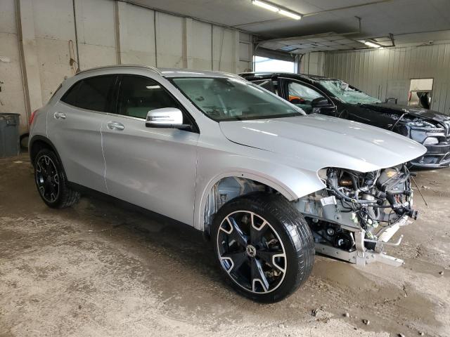 WDCTG4EB8LU026430 - 2020 MERCEDES-BENZ GLA 250 Srebrny zdjęcie 4