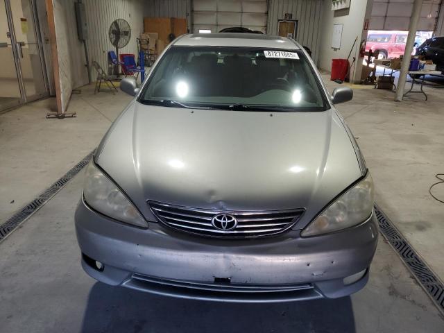 4T1BE30K95U971264 - 2005 TOYOTA CAMRY LE 灰色 照片 5