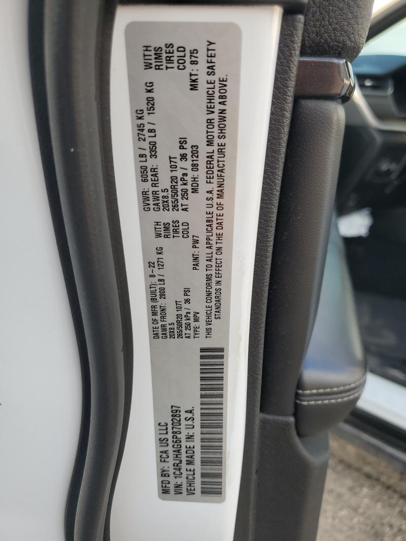 1C4RJHAG6P8702897 - 2023 JEEP GRAND CHEROKEE LAREDO WHITE photo 13