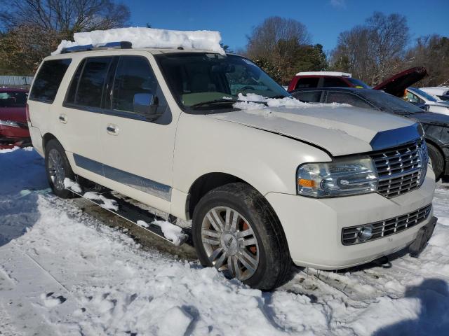 5LMFU28527LJ01178 - 2007 LINCOLN NAVIGATOR WHITE photo 4