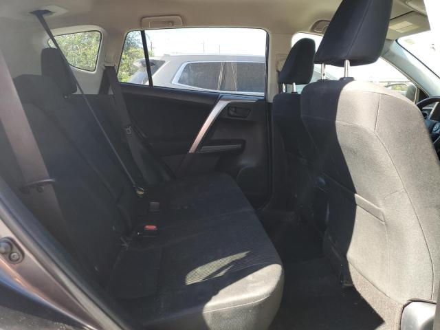 JTMBFREV0JJ729756 - 2018 TOYOTA RAV4 LE 灰色 照片 11