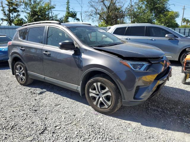 JTMBFREV0JJ729756 - 2018 TOYOTA RAV4 LE 灰色 照片 4