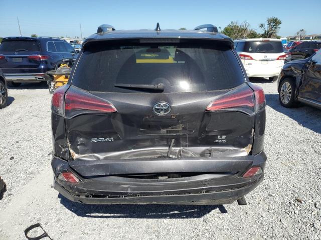 JTMBFREV0JJ729756 - 2018 TOYOTA RAV4 LE 灰色 照片 6
